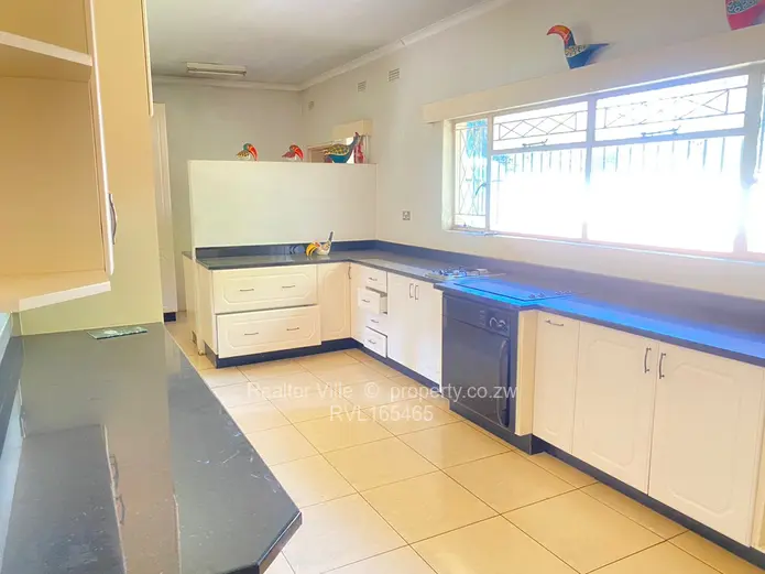 Commercial property to let in Arundel