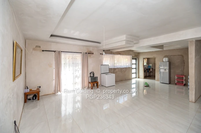 6 Bedroom Double Storey With a Prolific Borehole