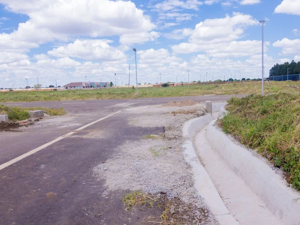 2 Bedroom Flat & Apartment