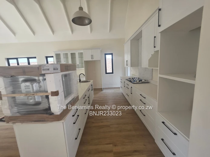 Beautful Townhouse In Borowdale/Pomona