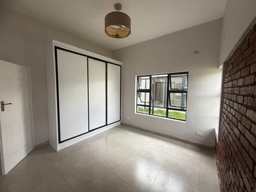 3 Bedroom Flat & Apartment