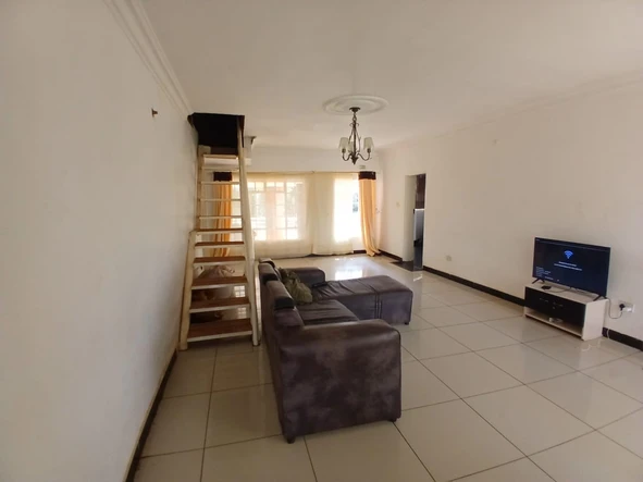 6 Bedroom House