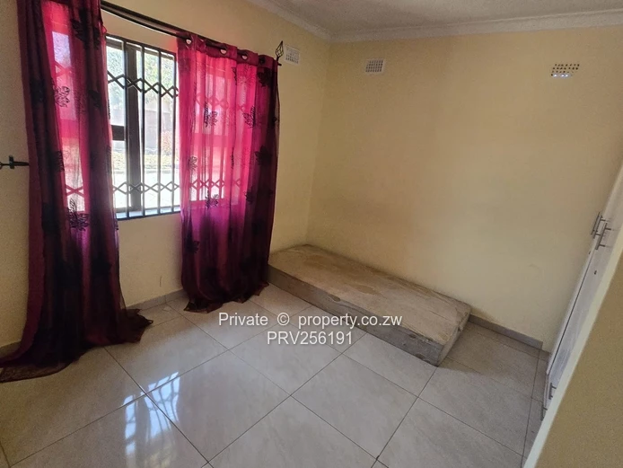 Full house to rent Dzivarasekwa extension