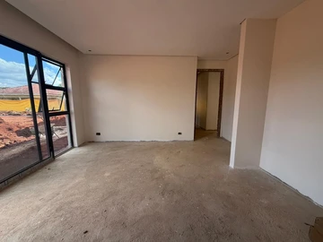 4 Bedroom Flat & Apartment