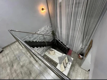 4 Bedroom Flat & Apartment