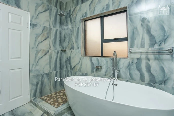 Move in ready 3-Bed Home in Rainham Park Gated Community