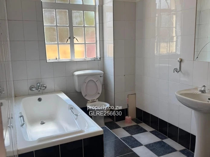 Elegant Double-Storey 5-Bed in Borrowdale, Borehole