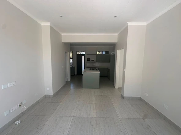 2 Bedroom Flat & Apartment