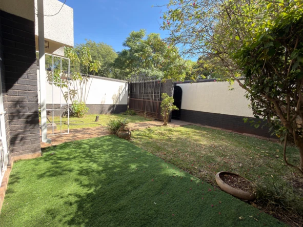 3 Bedroom Flat & Apartment