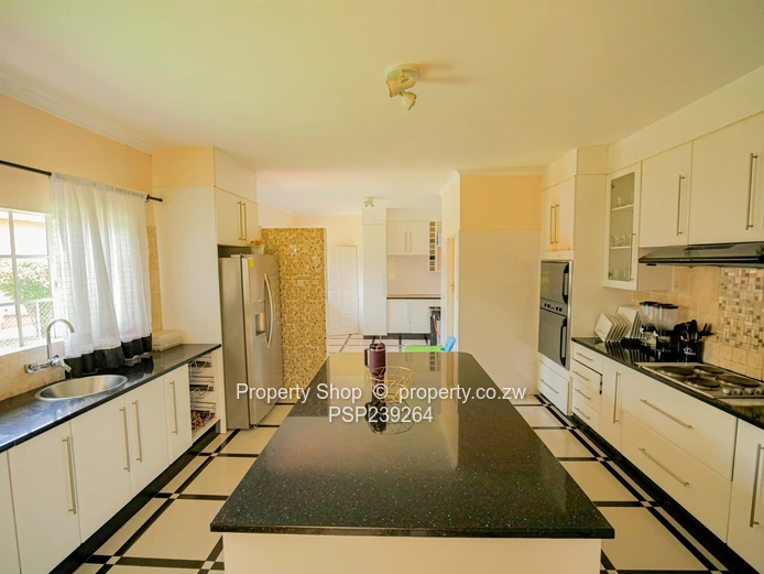 Lovely Unit in A Secure Complex!