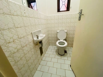 3 Bedroom Flat & Apartment