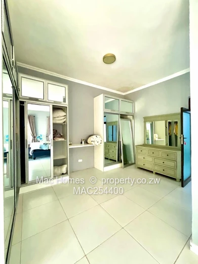 Luxury Villa for sale in Carrick Creagh Estate