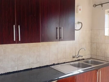 3 Bedroom Flat & Apartment