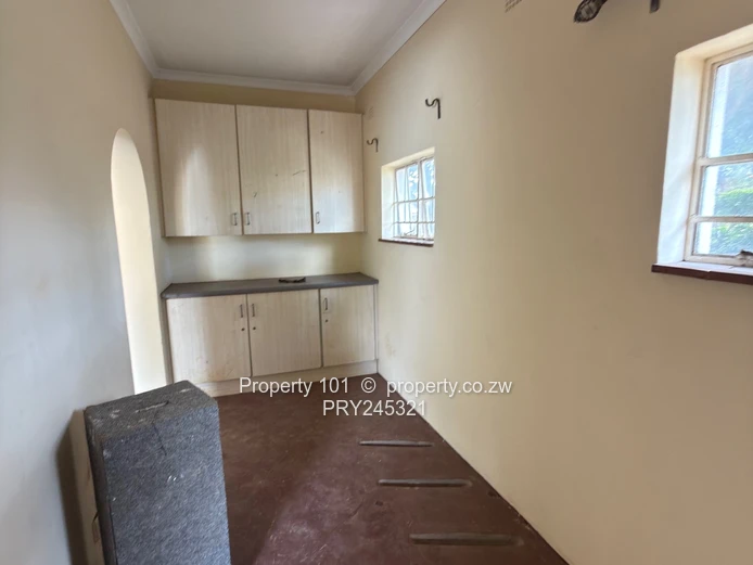 Price on application-Rental 5 bedrooms house in Borrowdale west
