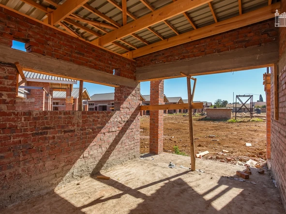 3 Bedroom Flat & Apartment