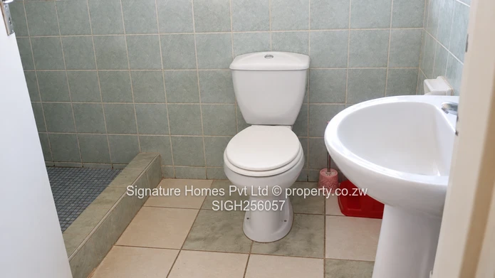 5 Bedroomed House For Sale - Good Location (Sole Mandate)