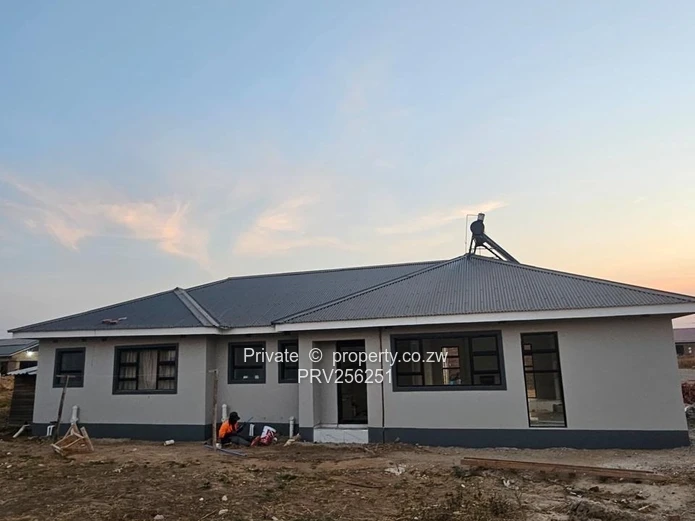 Modern 4-Bed House with Sleek Kitchen & Borehole in Nyabira
