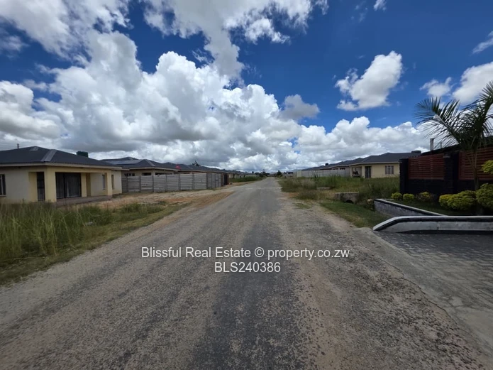 House For sale in Fairview park  Ruwa