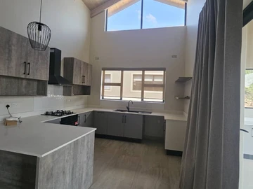 3 Bedroom Flat & Apartment