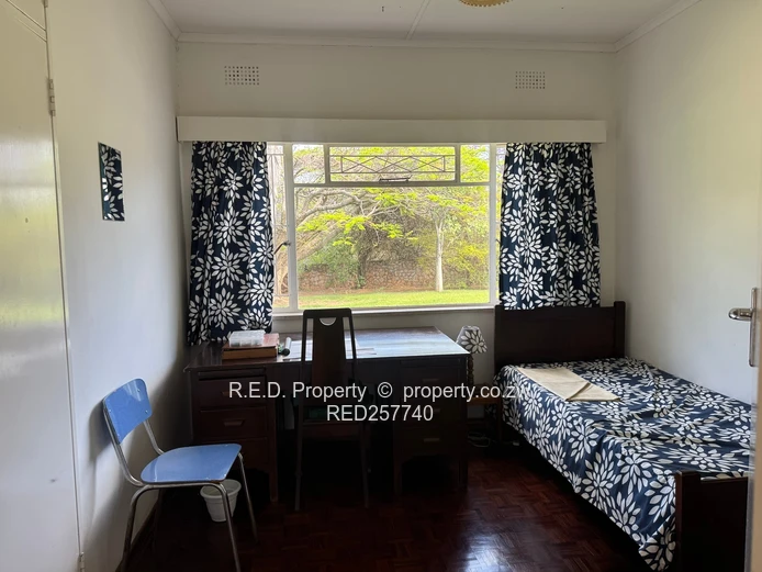 A Home With Generous Grounds In Burnside