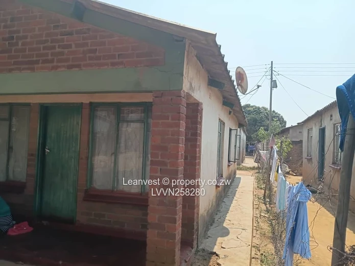 Chitungwiza Unit M House For Sale 