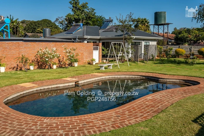 Stylishly Furnished 2 Bedroom Cottage