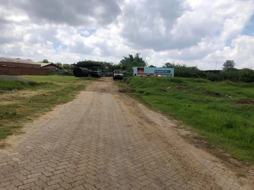 Commercial & Industrial Land