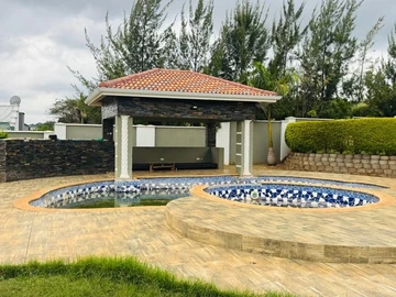 8 Bedroom House