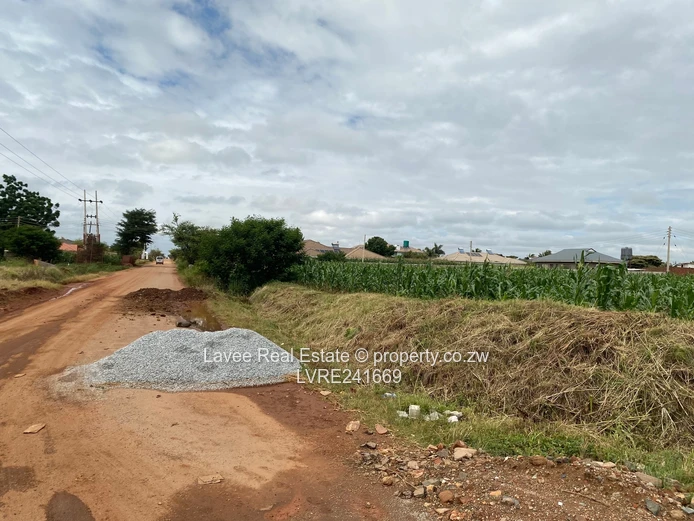 CORNER STAND SITTING ON 2352sqm MOUNT PLEASANT HEIGHTS PRIME LAND