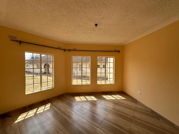 3 Bedroom Flat & Apartment
