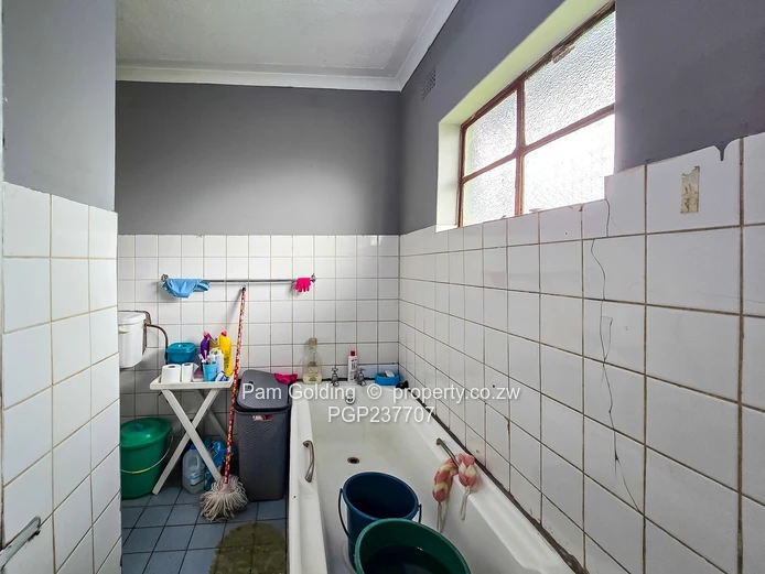 Four Bed Property With Great Potential (Sole Mandate)