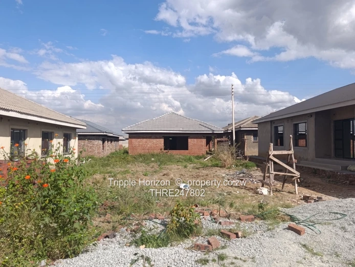 5-Bed Shell on Main Road, Glaudina — En-suite & Fireplace
