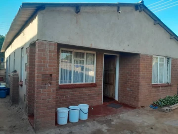 2 Bedroom Home with Amenities in Chitungwiza, Zimbabwe