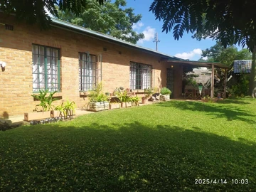 Two in One Matsheumhlope 2 dwellings on close to 2 acres
