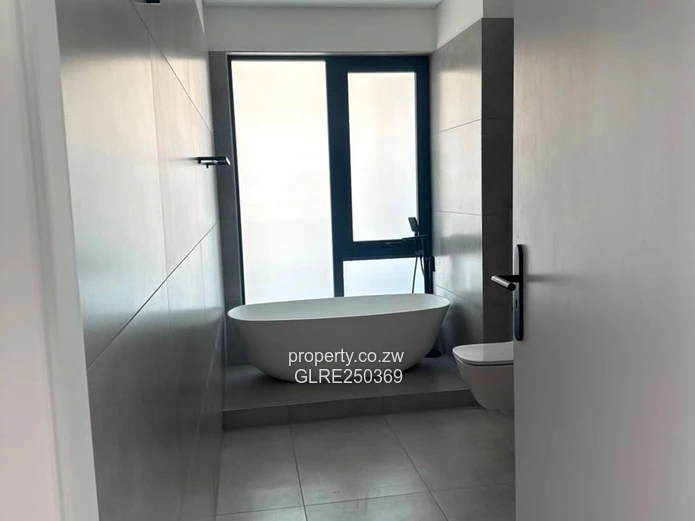 Modern 4-Bed Flat in Borrowdale — Borehole & Solar