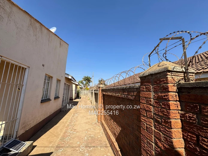 3-Bedroom House For Sale – Bloomingdale