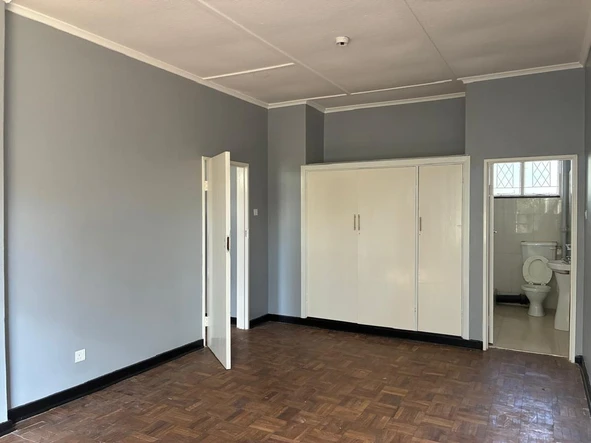 Flat & Apartment