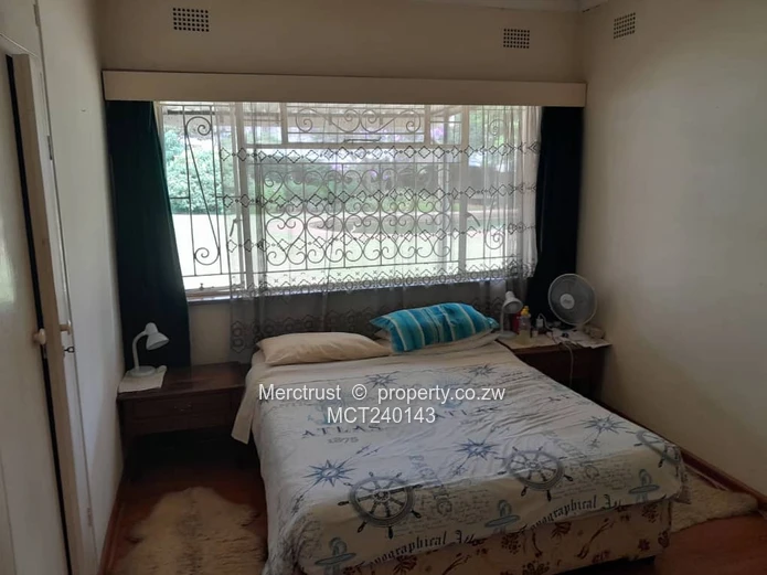 Comfortable family home, zoned mixed commercial! (Sole Mandate)