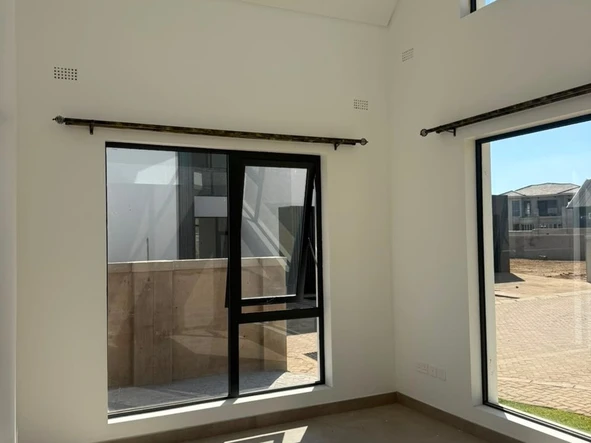4 Bedroom Flat & Apartment