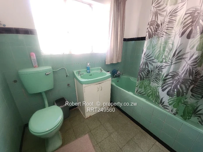 Mt Pleasant | Spacious Family Home with Tennis Court & Pool
