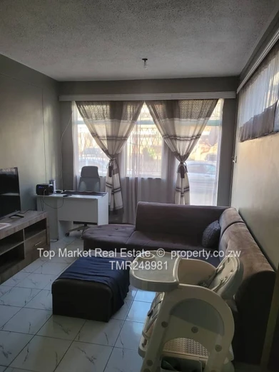 Eastlea flat to rent