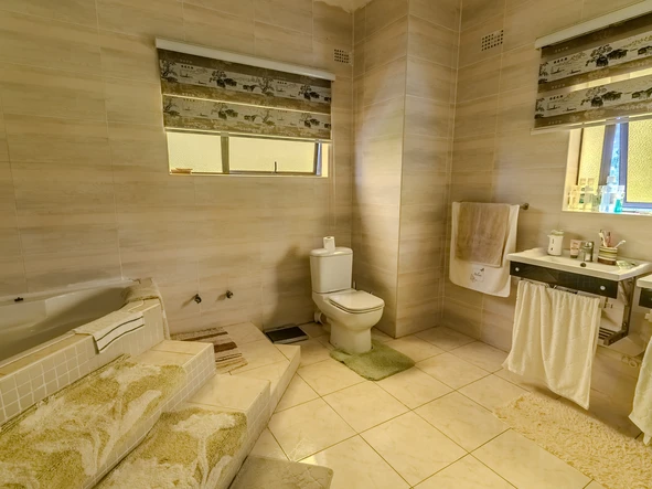 Farm & Agricultural Land