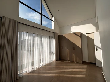 4 Bedroom Garden Flat