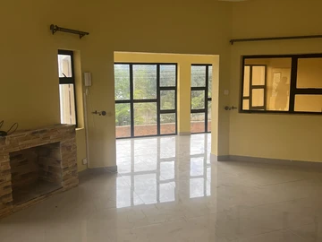 3 Bedroom Flat & Apartment