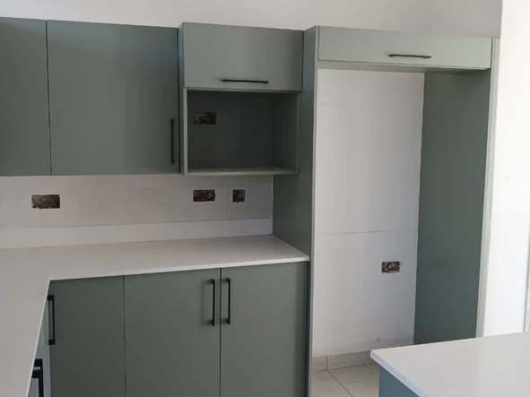 2 Bedroom Flat & Apartment