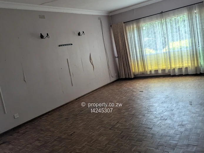 Chisipite 3 bedroom house to rent 