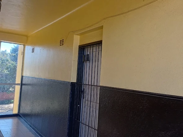 2 Bedroom Flat & Apartment
