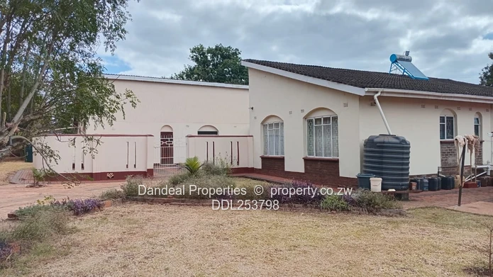 Colne Valley 6-Bed Home on 4,088m² — Borehole & Solar