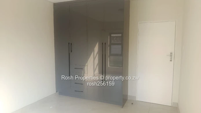 Modern 2-Bed Garden Flat with Borehole in Marlborough