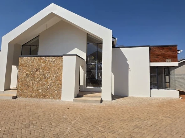 3 Bedroom Garden Flat